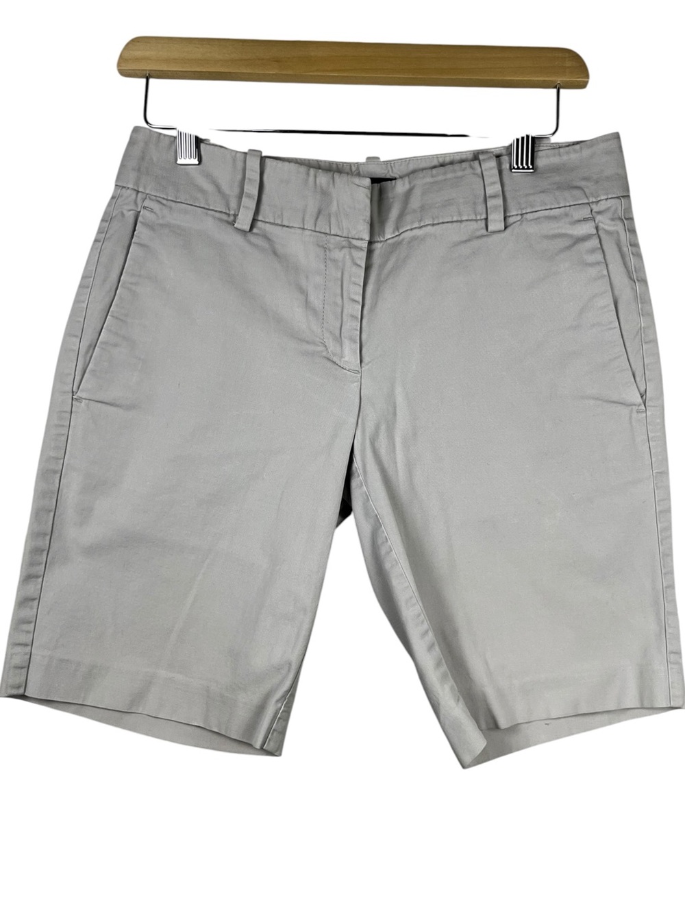 Ann Taylor Classic High-Rise Womens Shorts in Light beige size 2 - Picture 2 of 7